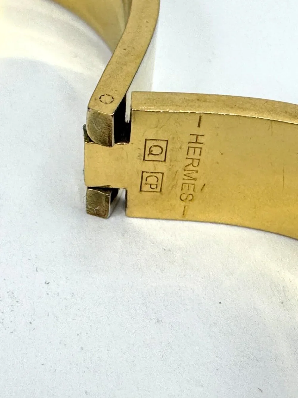 Vintage Hermès Clic H White Enamel Gold Plated Bangle Bracelet GM France GS877